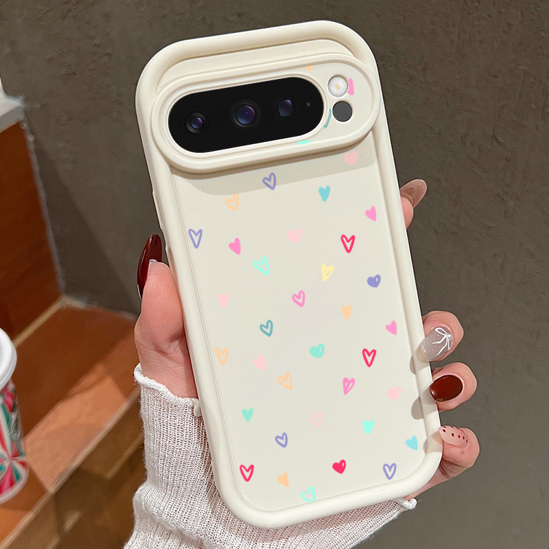 Custodia morbida colorata con  - Google Pixel 9 recensione e prezzo