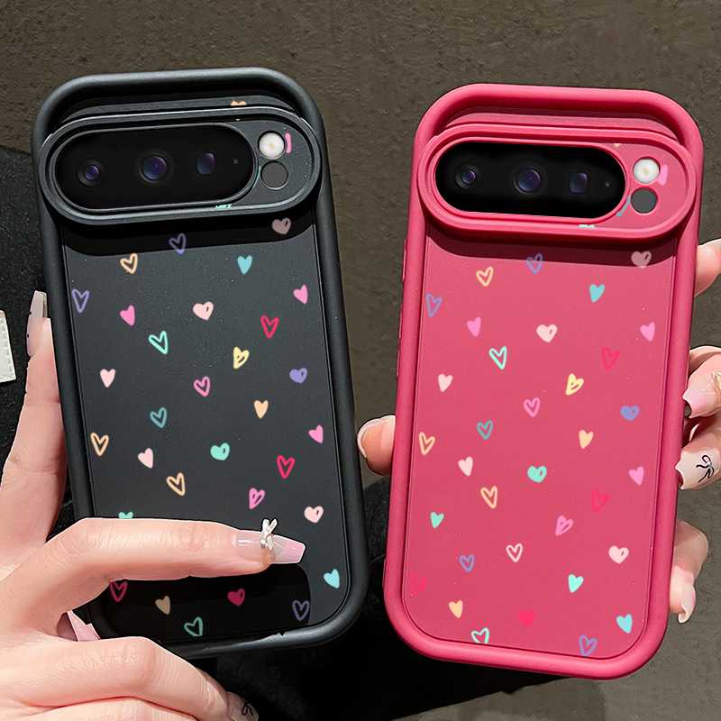 Custodia morbida colorata con  - Google Pixel 9 recensione e prezzo